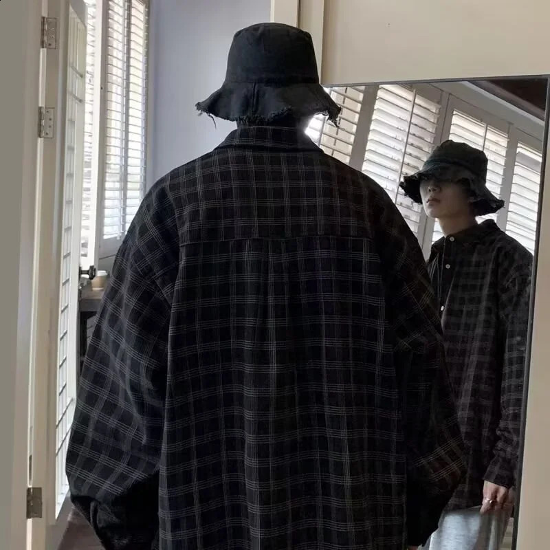 Autumn Plaid Corduroy Mens Shirt 2024 Y2K Street Clothing Workwear Retro Long Sleeve Product Loose Casual Top 250411e