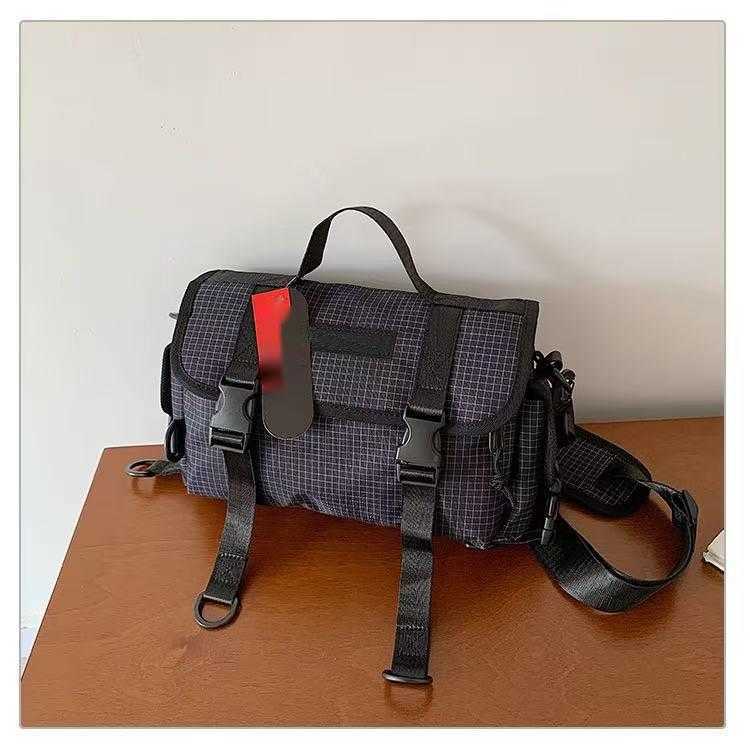 2025--Shoulder bag Handbags Outdoor Messenger Bags Unisex Fanny Pack Crossbody pochette Multiple pockets fashion Messenger bag 4 colors