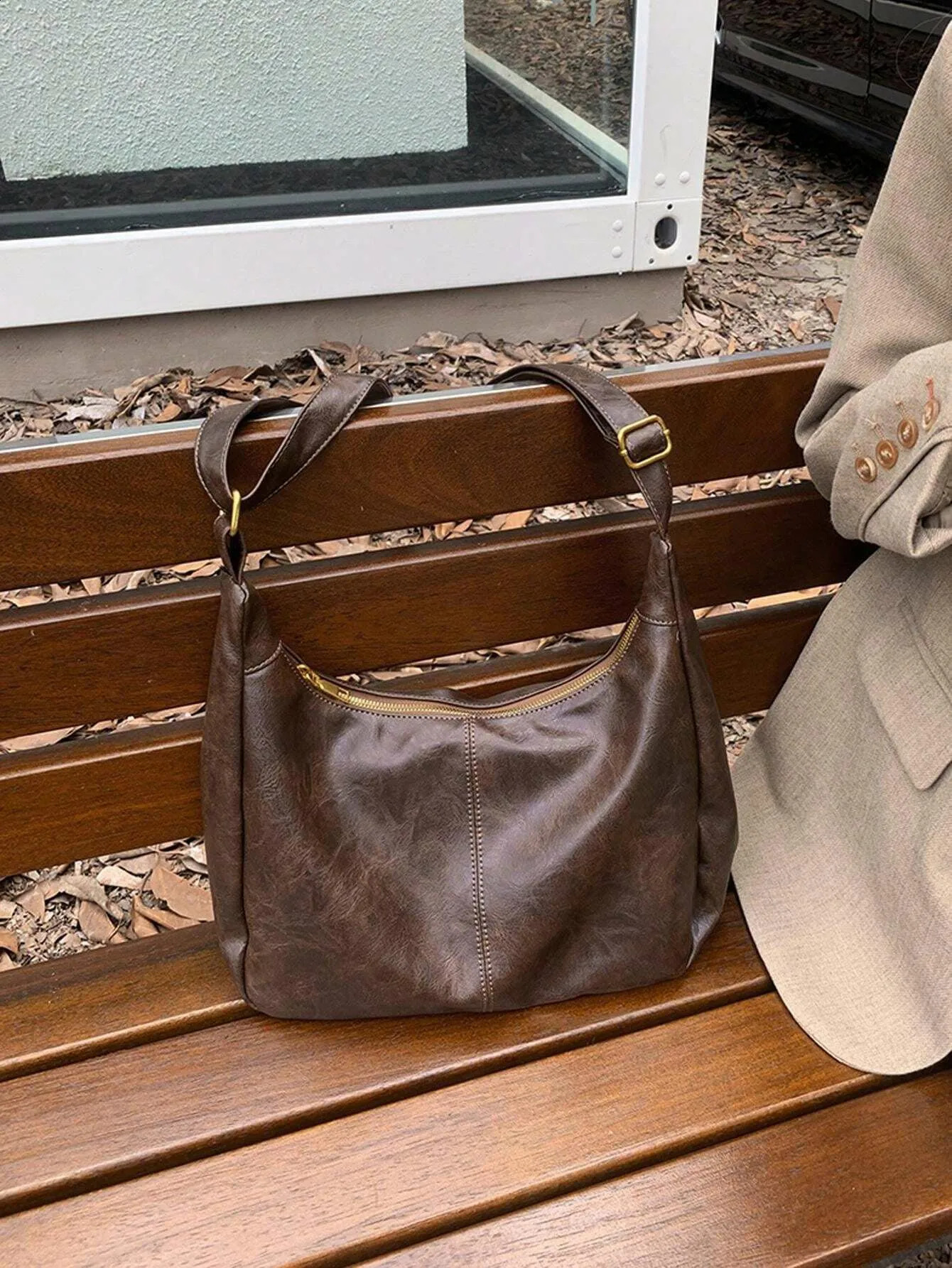 Melad retro womens cross shaped bag PU material simple casual shoulder suitable for daily travel and shopping ll 250401
