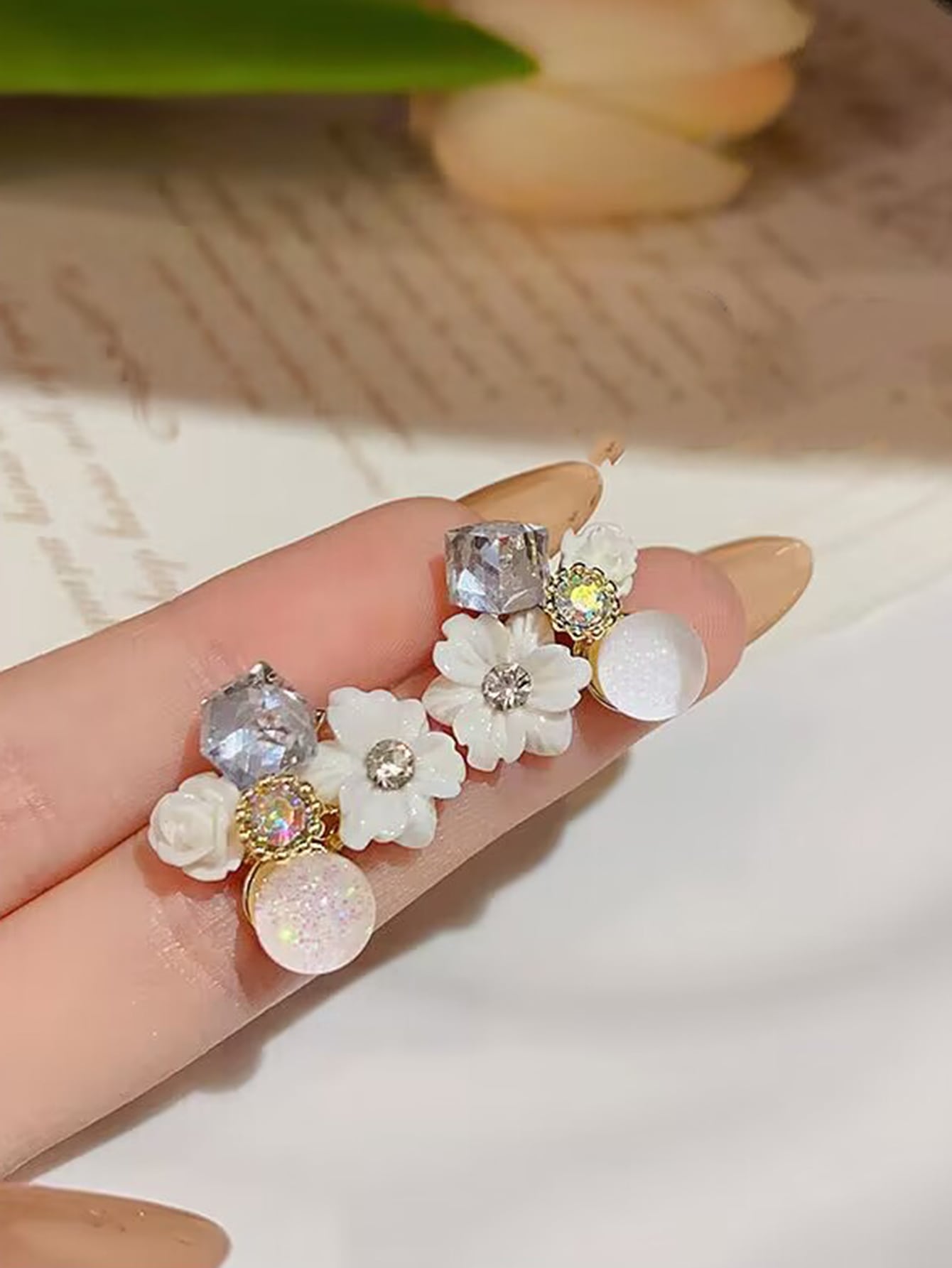 Chic Women's Geometrical Zinc Alloy Earring Set with Sparkling Crystal Flowers