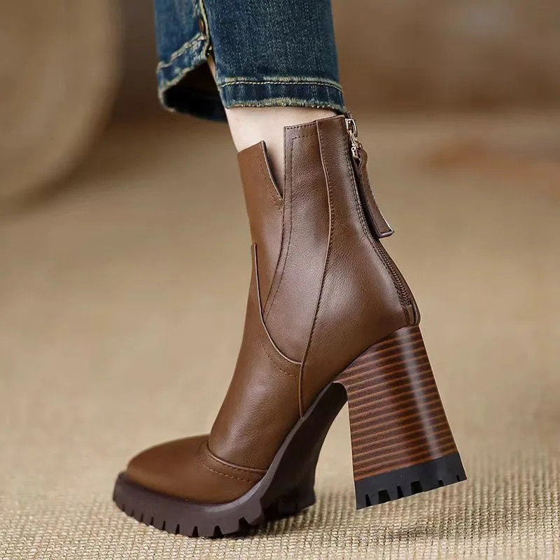Women Temperament Fashion Boots 35-39 Small Size Pointed Toe Back Zipper Thick with Short Boots Commuting Thick Bottom Shoes 251110