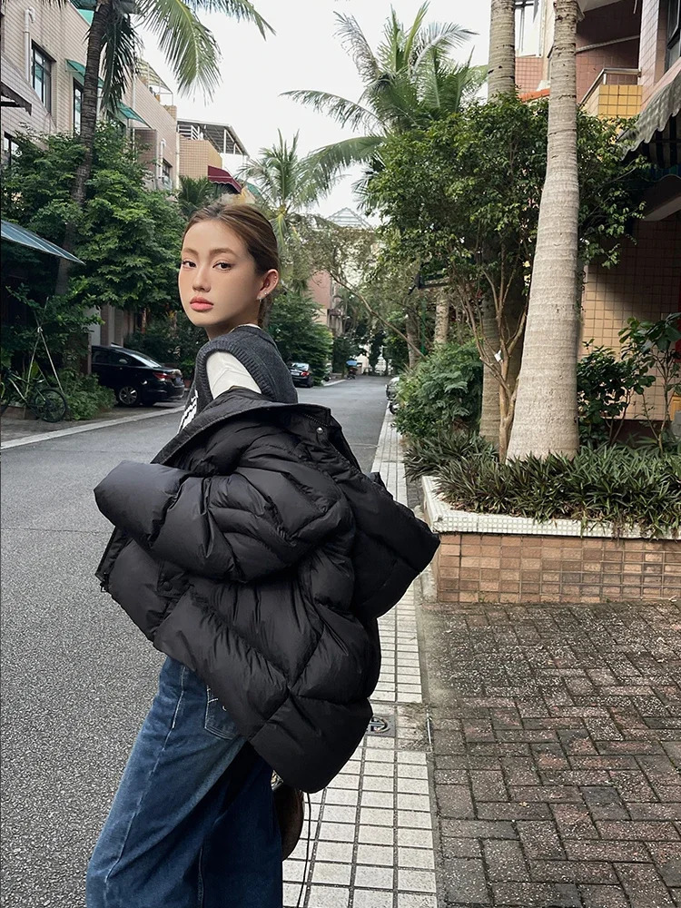 Autumn Winter Lightweight Cloud Feeling Puffer Jacket White Duck Down Warm Short Down Coats Casual Collar Hooded Parkas 251110