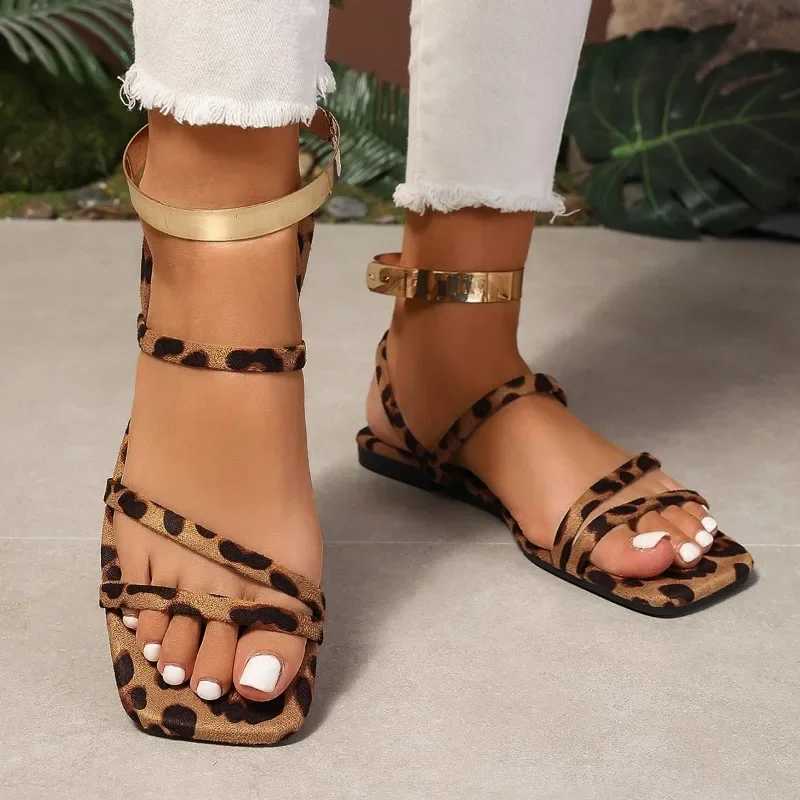 Womens Shoes 2025 Open Toe Womens Shoes Casual Beach Sandals Womens Narrowband Flat Belt Plus Size Sliding Brand Womens ShoesXJ250410