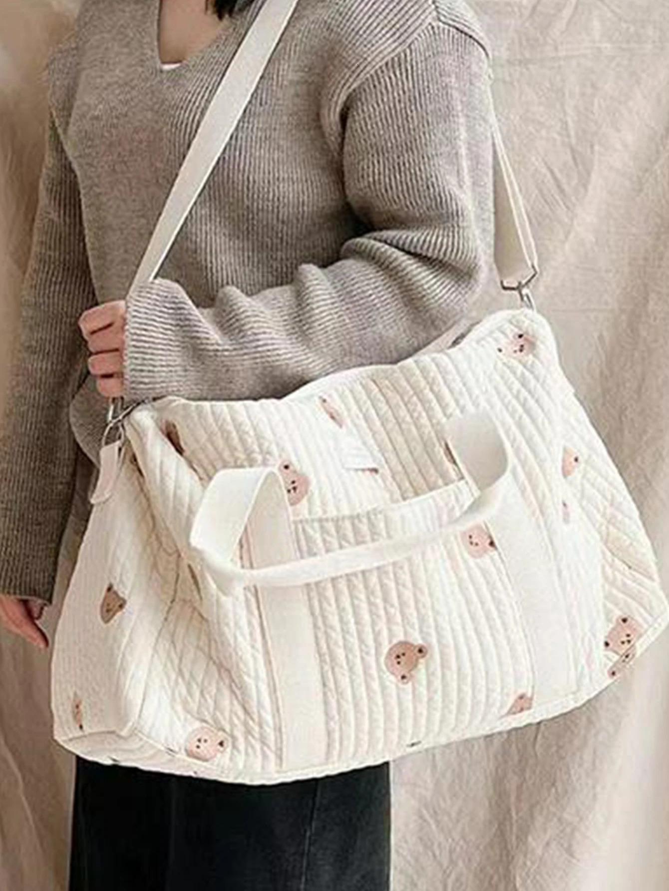 Fashionable Embroidered Large Capacity Bear Patterned Diaper Tote BagLightweight Foldable Mommy Handbag Travel Shouder Bag 251110