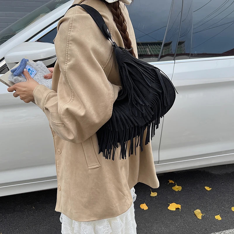 LEFTSIDE Punk Style PU Leather Shoulder Bags for Women Tassels Crossbody Bag Females Fashion Handbags 251110