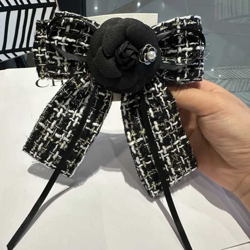 Luxury High-end Fabric Bow Hair Clips Spring Clip Fashion Camellia Flower Hairpins Temperament Barrettes Korean Hair Accessories Y251111