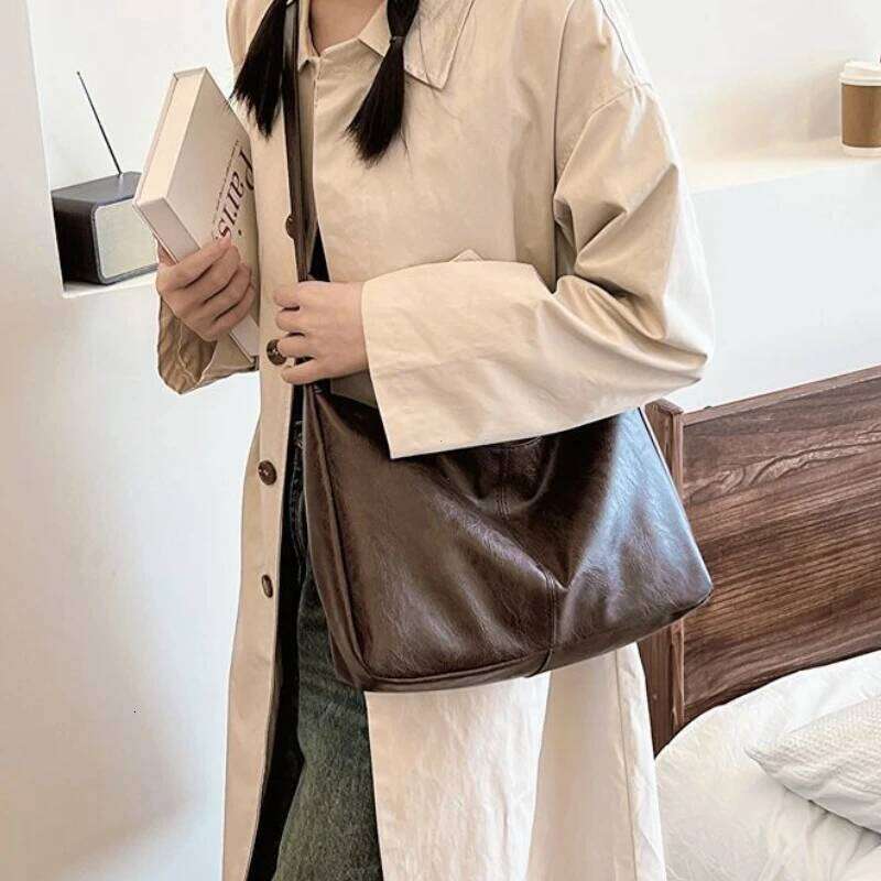 PU Leather Commuter Fashion Vintage Casual Tote Bag Maillard Stylish Crossbody Bags For Women Texture Large Capacity Temperament