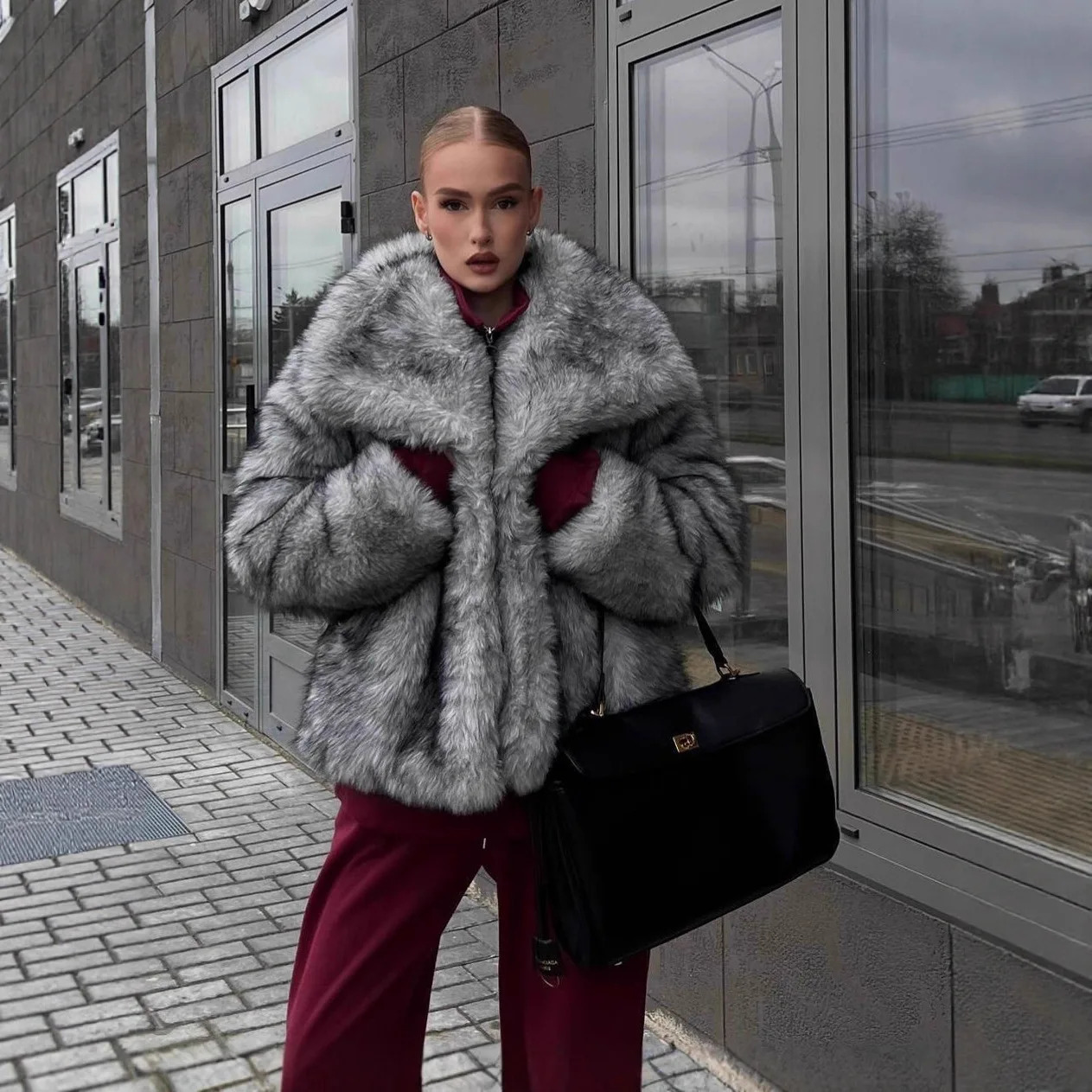 Fashion Winter Soft Fluffy Fur Coat Women High Street Large lapel Faux Fox Fur Jacket Silver fox colored Female Overcoats 251105