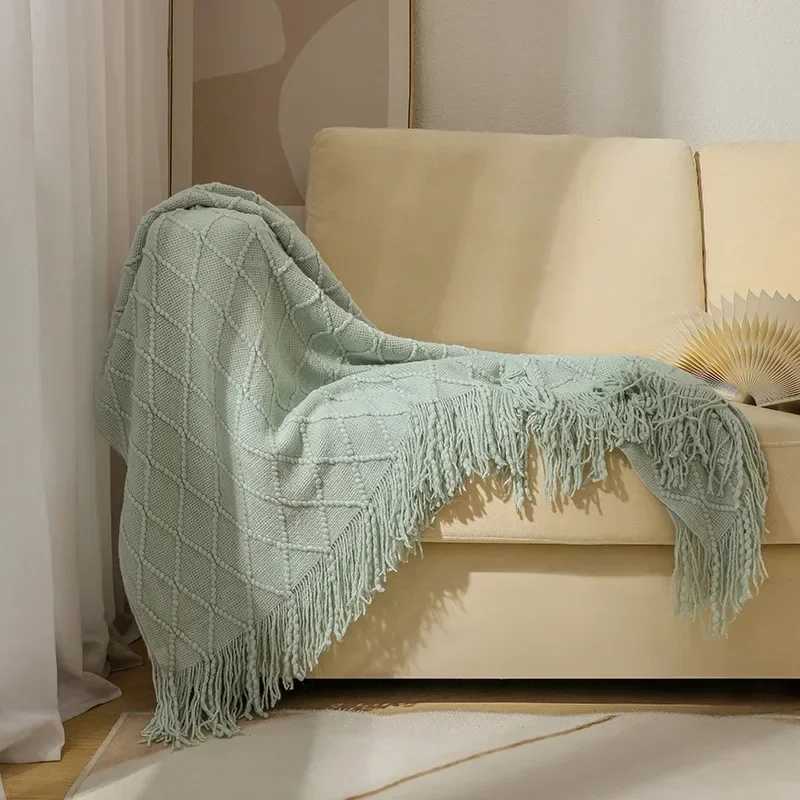 Nordic Solid Casual Blankets Throws Soft Comfortable Knitted Shawl Sofa Blanket Bed End Cover Travel Hotel Decorative Bedspread C251111
