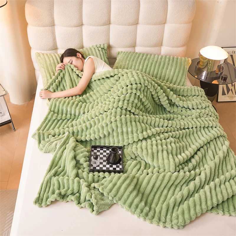 Light Luxury Solid Color Multifunctional Rabbit Velvet Blanket Winter Thick Warm Flannel Used for Bedroom Living Room Blanket C251111