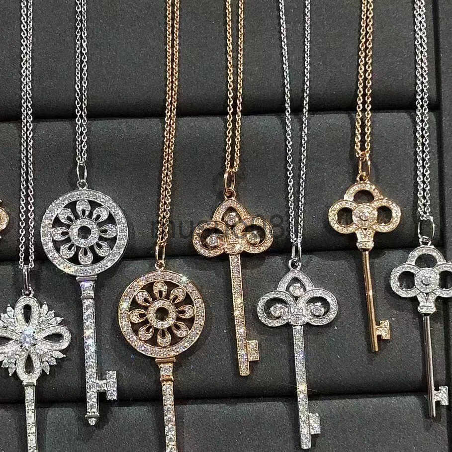 Iris Keys Series Key Necklace Exquisite Edition Brilliant Hollow Plated 18K Rose J250411