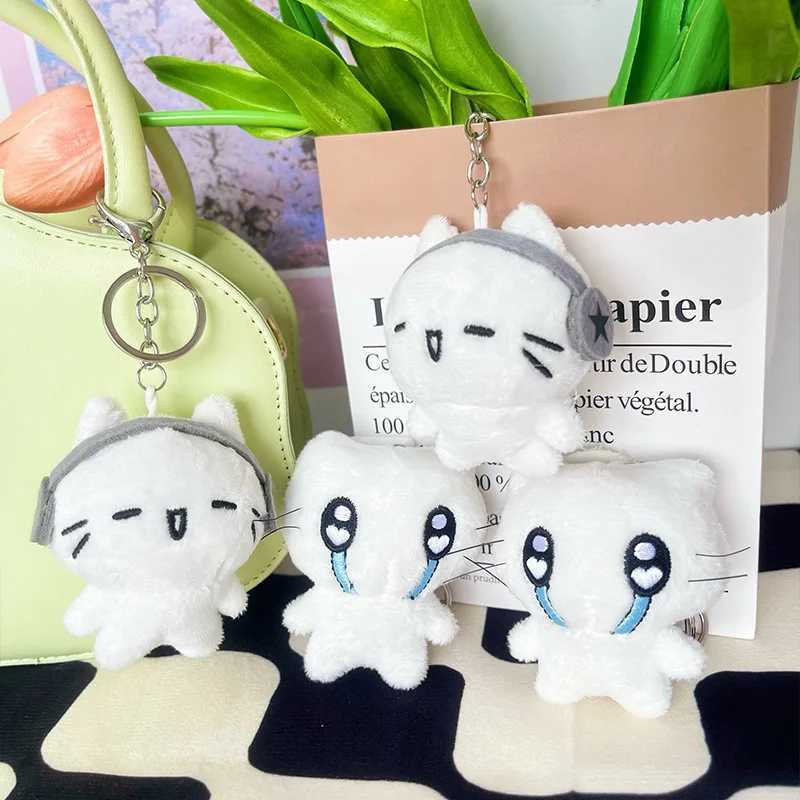 Cute headphones kitten couple keychain mini crying cat doll plush keychain cartoon dog bee bag pendant charming backpack decoration W250411