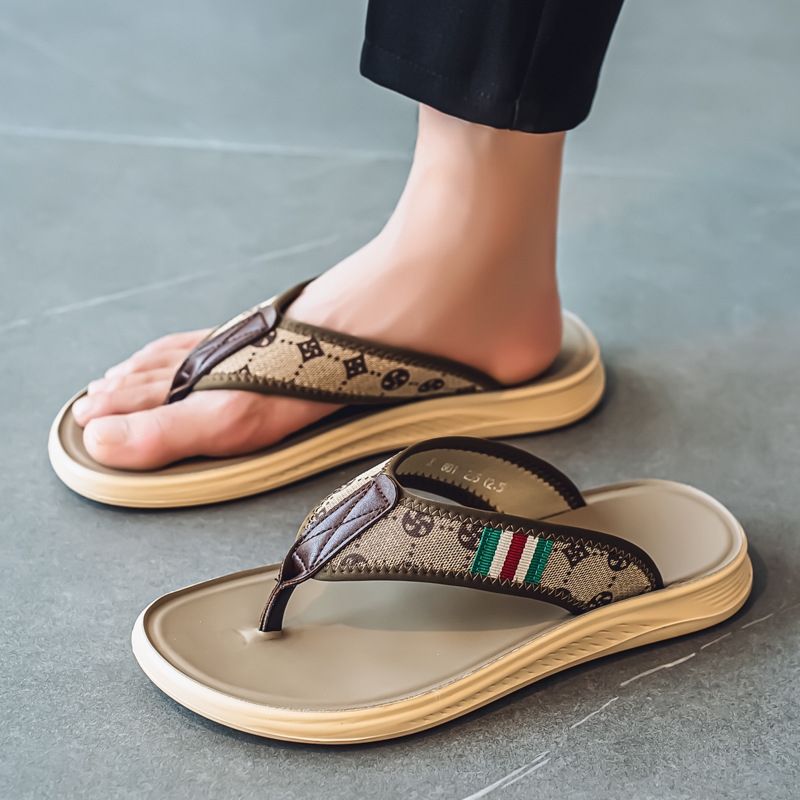 Free shipping Men's slippers Summer new comfortable soft-soled flip-flops wear personalized trend sandals Leather patchwork beach shoes brown