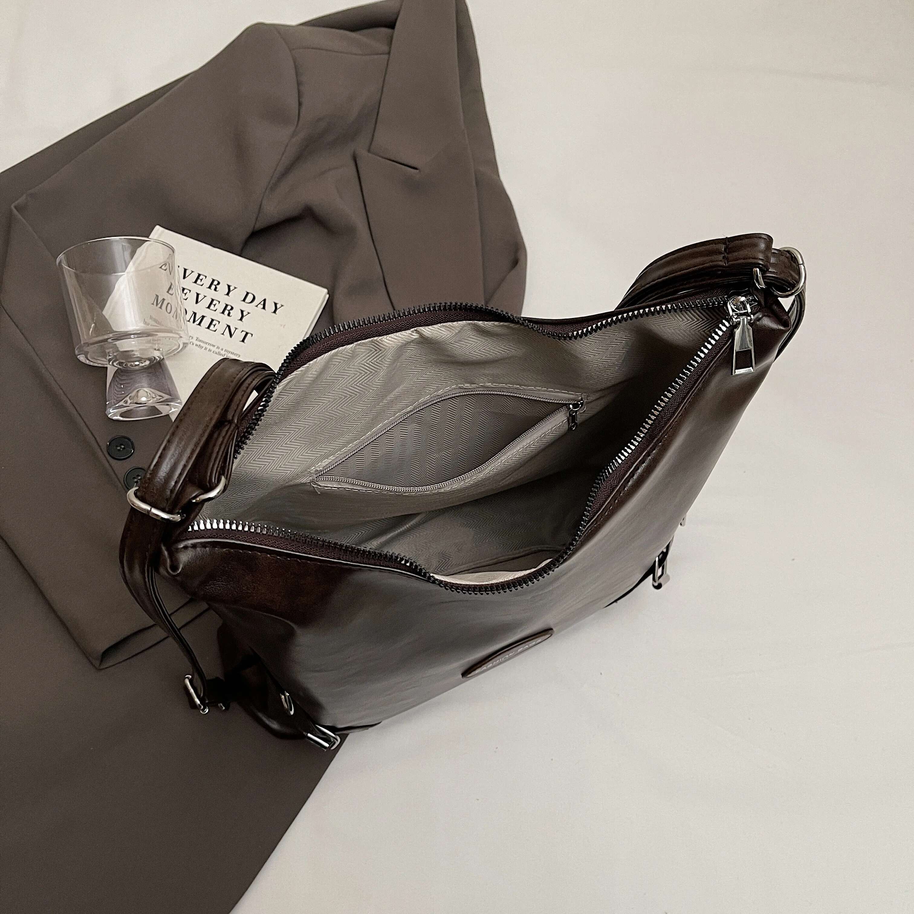 2025 new leisure commuting large capacity women's backpack autumn and winter new designer multifunctional single shoulder handbag5