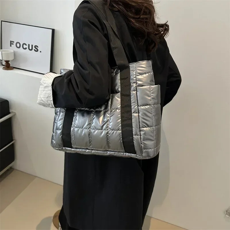 Space Padded Women Shoulder Bags For Winter 2025 Large Capacity Black Handbags Nylon Cotton Warm Tote Solid 251110