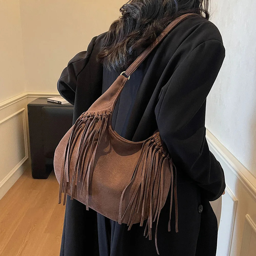 Women Vintage Suede Tassel Large Capacity Shoulder Bag Autumn Winter Versatile All-Match Crossbody Bags Delicate Tote Packs 251110