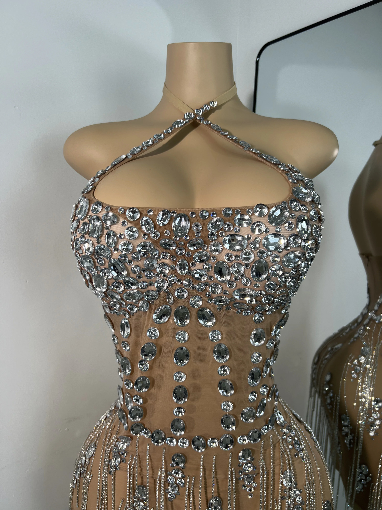Crystals Diamonds Evening Party Dress Women Sexy Halter See Through Mesh Birthday Gowns Nightclub Singer Stage Wear251111