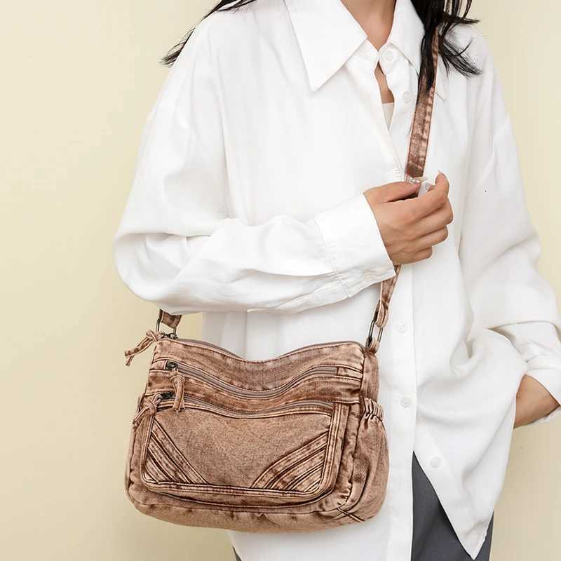 Cowboy bag with lazy style retro shoulder bag 2025 new fashionable womens small backpack travel middle-aged crossbody bagT251110