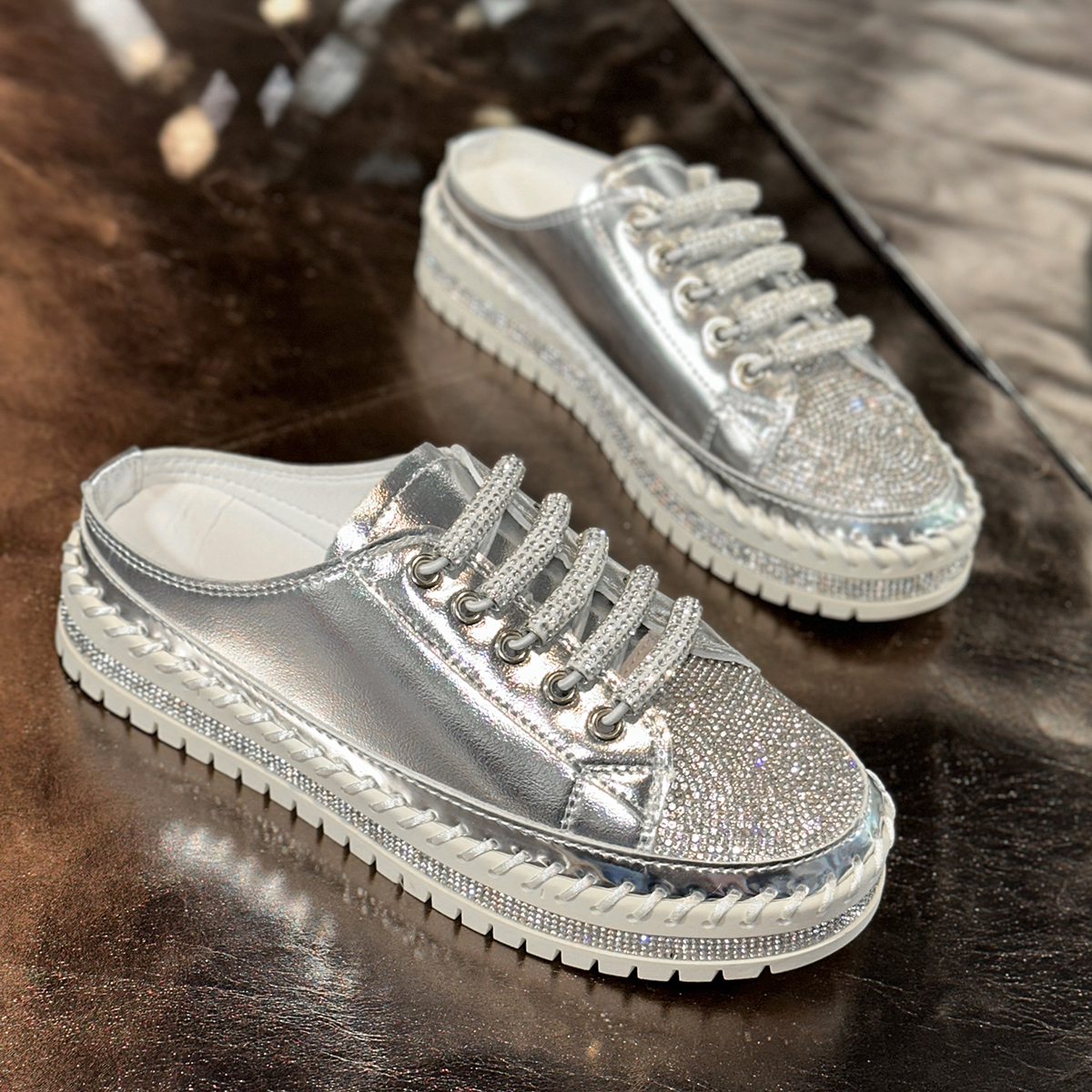 Women's Shiny Water Diamond Luxury Shoes Spring and Autumn Casual Sports Shoes Women Fashion Flat Shoes Designer Lace up Slippers Zapatos Mujer