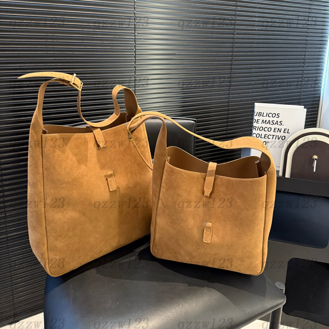 Hobo Bucket Bag Shoulder bag designer bag Handbag Large Shopping bag Purse Fashion Leather Gold Lettering Hardware Strap casual bag ourdoor Lady outfit Plain Bags