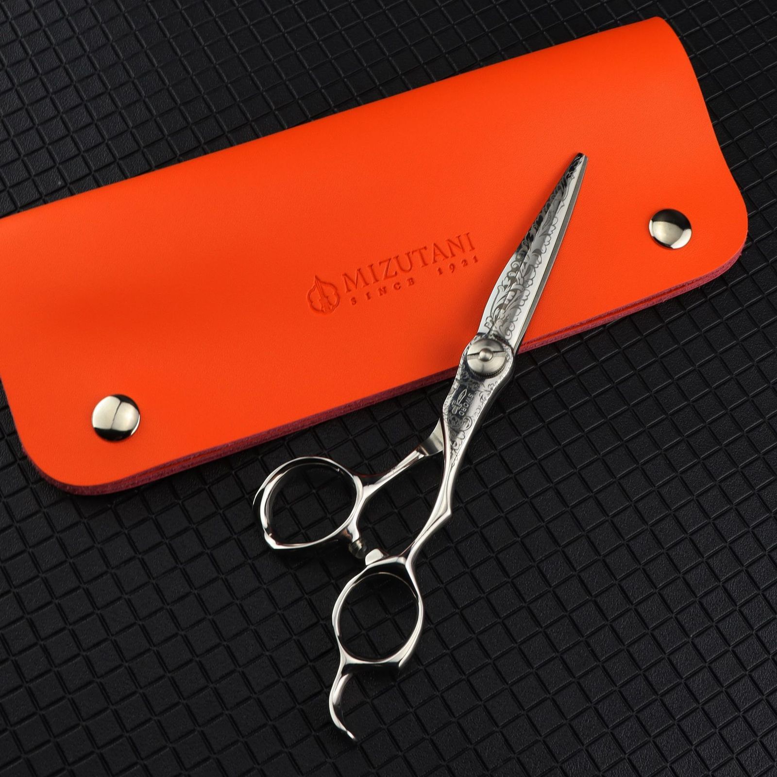 MIZUTANI Black Hairdressing Scissors Professional Hairdressing Scissors Set No Trace Teeth Scissors Thin Cut Hair Stylist Specia 241018 S2563