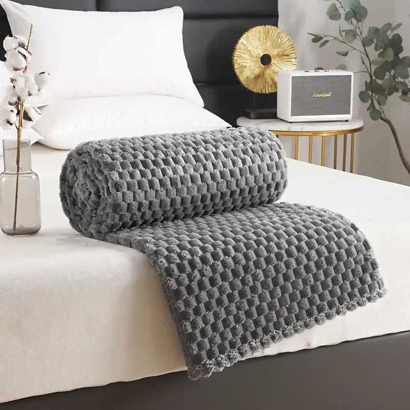 Super Ultra Soft Flannel Fleece Blanket Large Fluffy Warm Throw Over Bed Sofa Settee for Sofa/Couch/Bed Throw /Single Size Gray C251111
