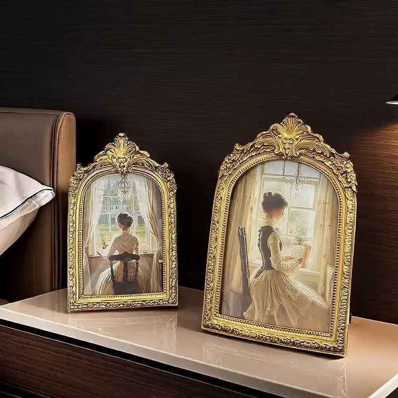 French living room bedroom ornament light luxury hanging picture sofa bedside decoration simple photo frame birthday gift L251110 H260306