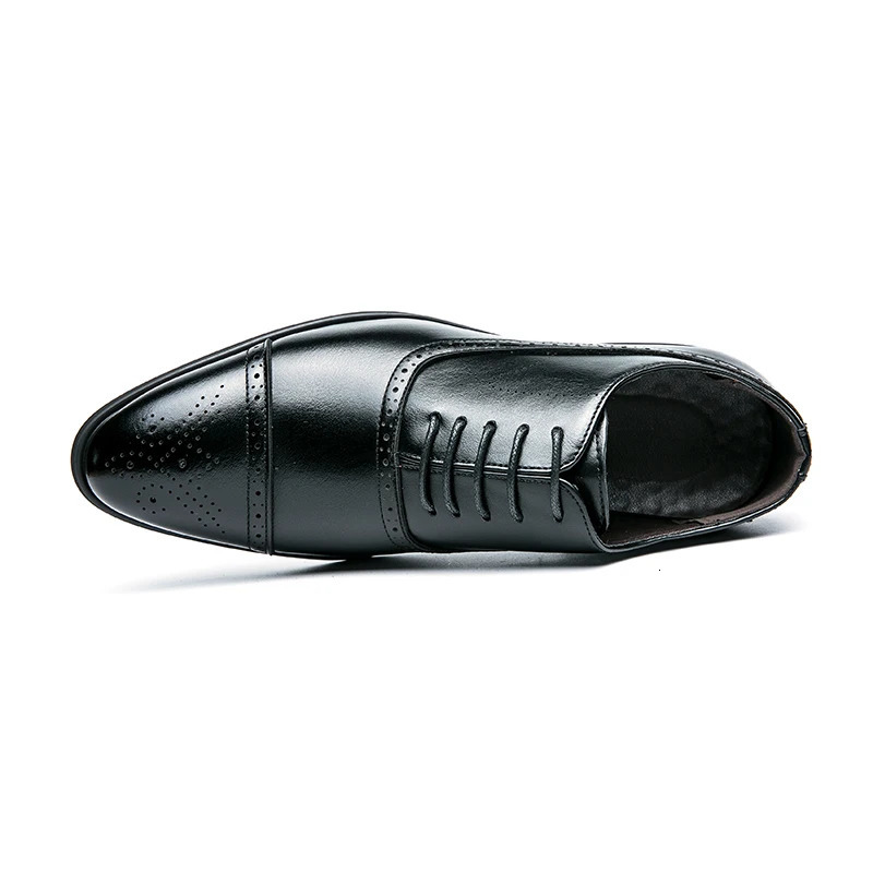 Oxfords Men Shoes Red Sole Fashion Business Casual Party Banquet Daily Retro Carved Laceup Brogue Dress 251111