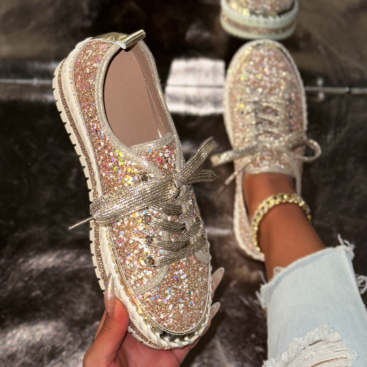 Elevated Comfort: Women's Thick hot Soled Shoes, Trendy Walking Loafers, Lightweight for Daily Use