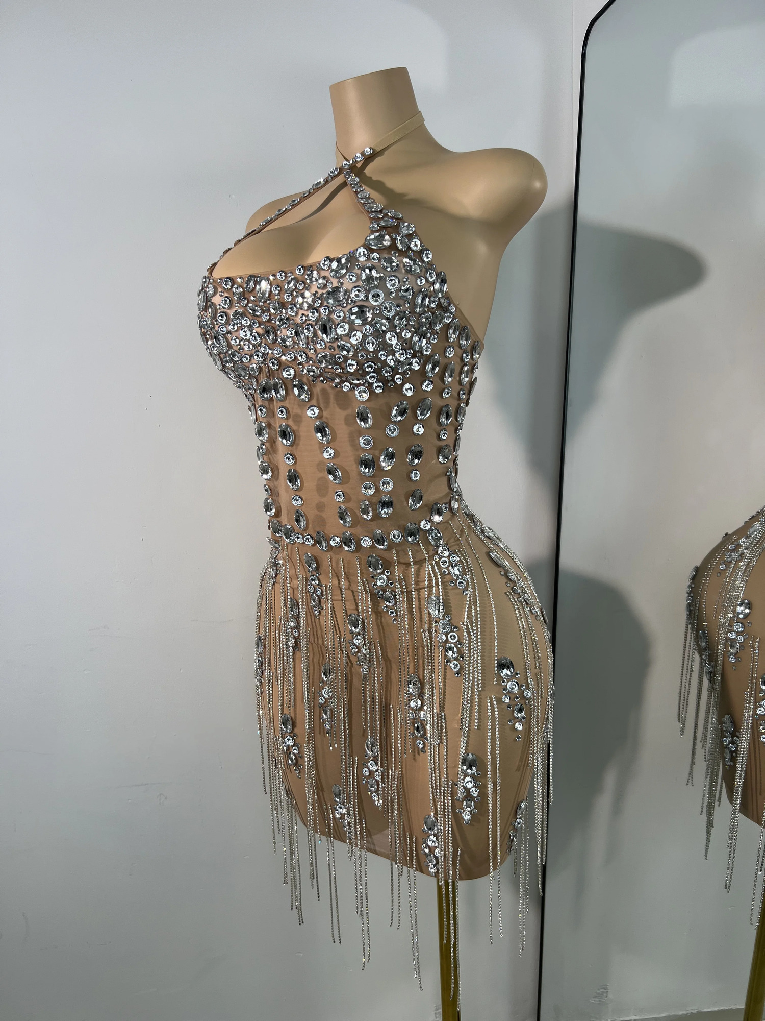 Crystals Diamonds Evening Party Dress Women Sexy Halter See Through Mesh Birthday Gowns Nightclub Singer Stage Wear251111