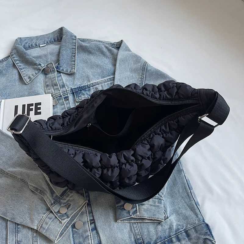 Autumn and winter cloud bag female personality diamond grid shoulder bag large capacity crossbody bagT251110