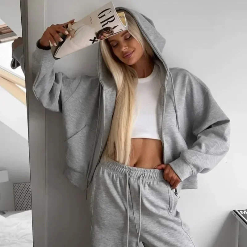 Womens Autumn Tracksuit Casual Two-Piece Set with Zipper Hooded Top And Yellow Pants Gary Sports Suit 251106