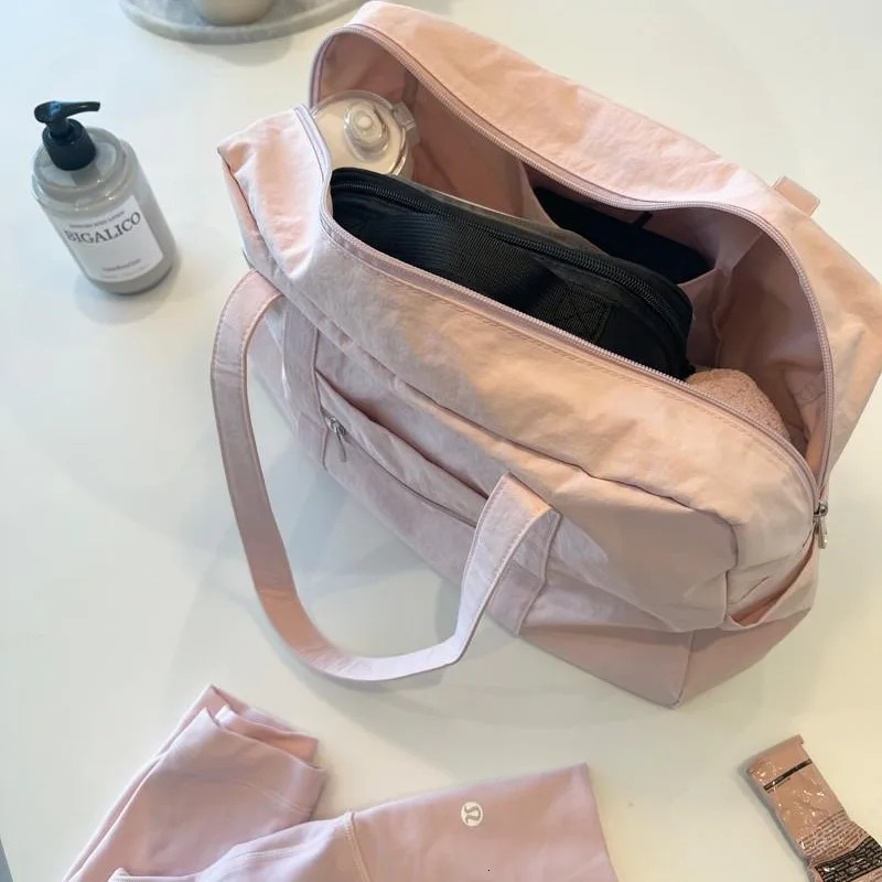 Large-capacity Shoulder Bags Women Casual Lightweight Handbag Sport Fitn Leisure Big Bag for Outdoor Trips Nylon Fabric 251110