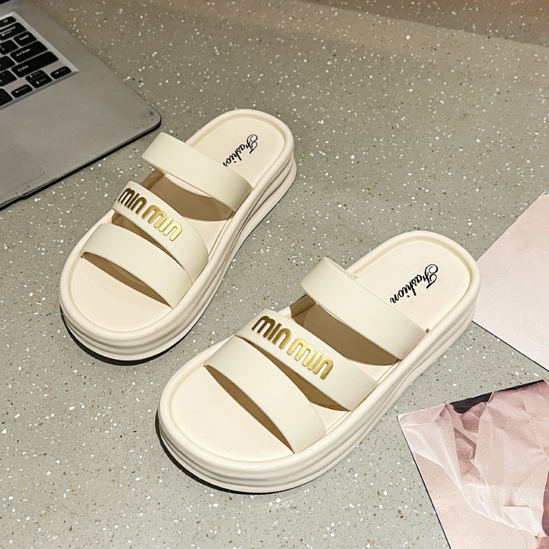 2025 summer new platform slippers women wear stylish letter flip-flops beach soft soled comfortable slippers green