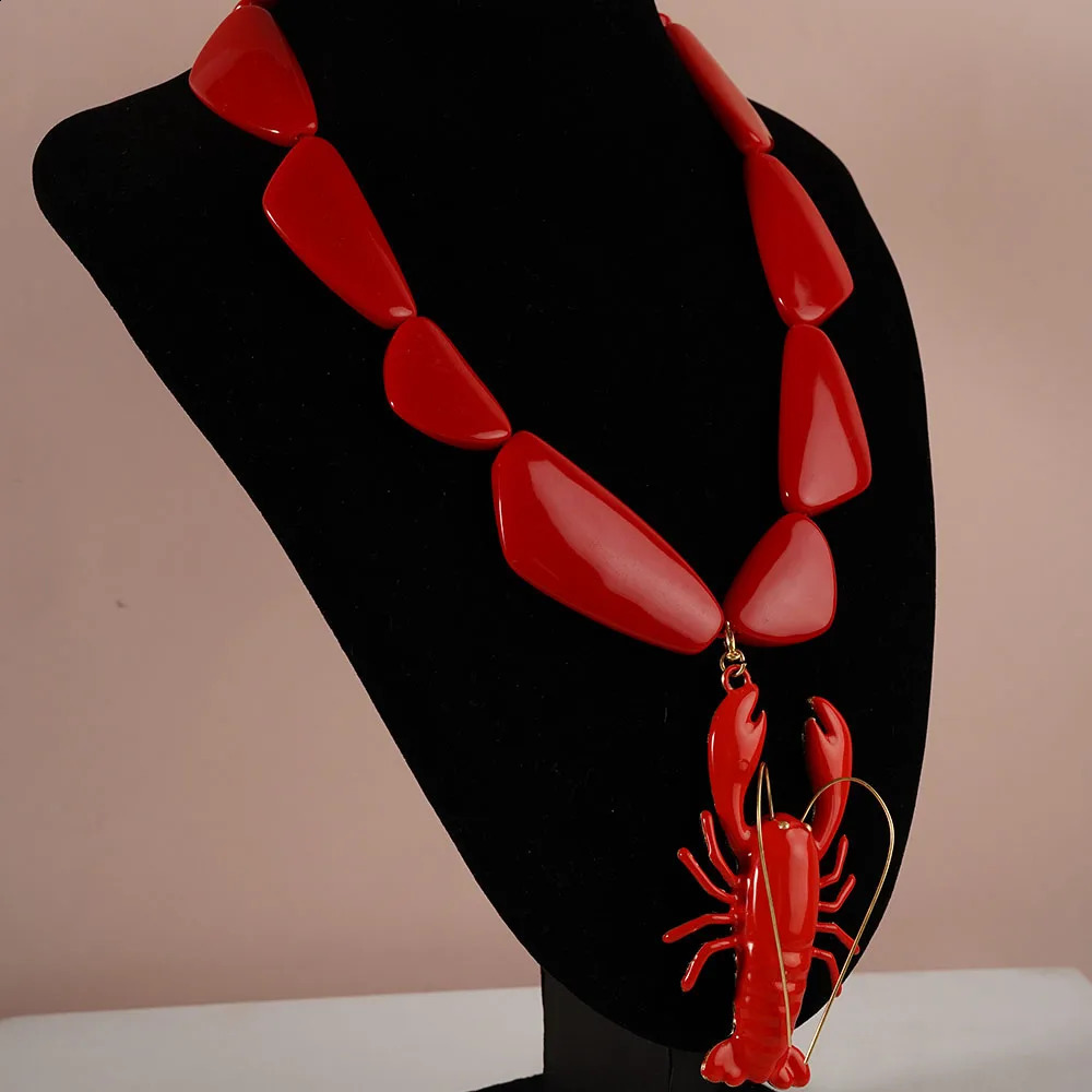 Vintage red white blue geometric resin lobster pendant necklace suitable for women bohemian statement Indian jewelry 250409