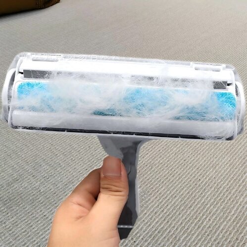 FL- Pet hair cleaning brush If pet hair is stuck on clothes or sofa carpets, you can use this brush to clean them