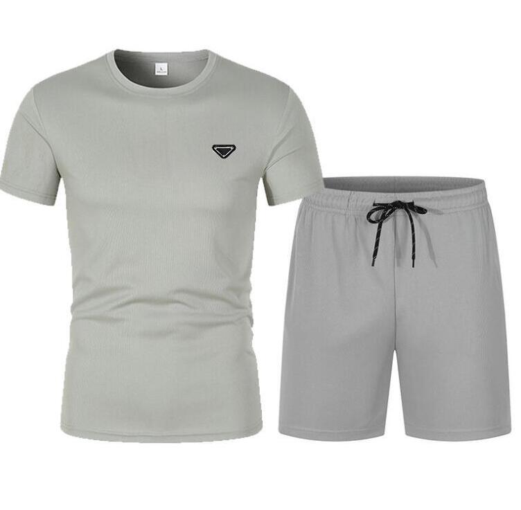 Mens Tracksuit designer Men's T-shirts luxury brand sweatsuit suit Sports short Sleeve shorts Two Piece Set couple clothes.