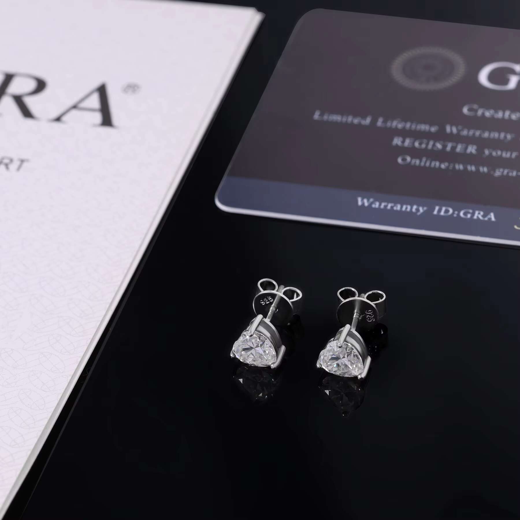 New Trendy 925 Sterling Sliver VVS Moissanite Earrings Fine Iced Out Heart Stud Earrings Womens Popular Geometric Jewelry