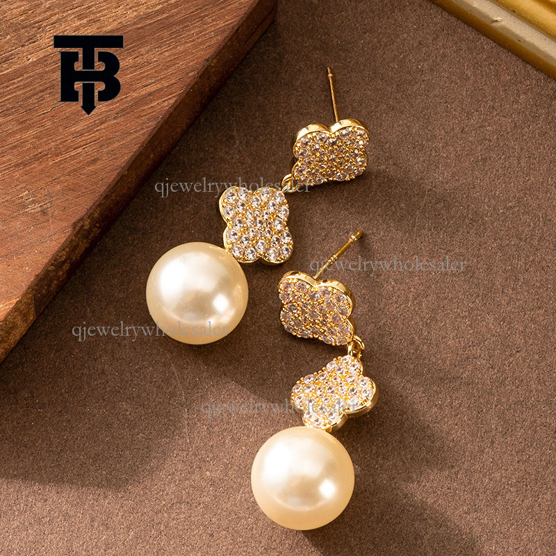 TB BHULAMTE Designer Mosquito Ring Thornless Earrings Luxury Jewelry Fashion Super Shining All Zircon Clover Ear Clip Exquisite Elegant And Versatile