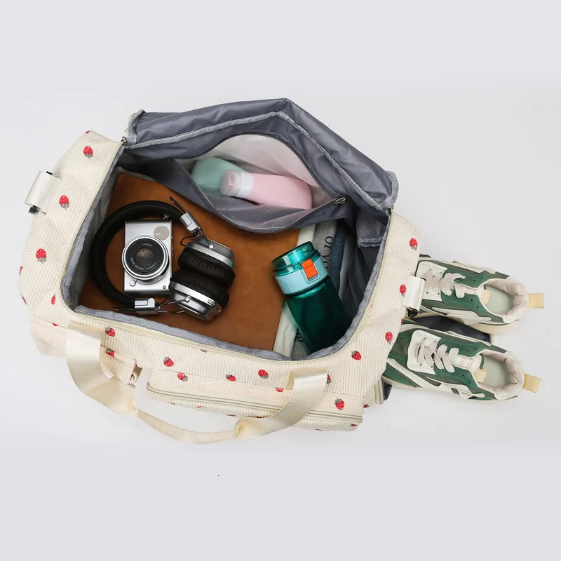 Sport Gym Bag Outdoor Strawberry Travel Bag Large Capacity Separate Space for Shoes Pouch Fitness Backpack Foldable Business Bag 251110