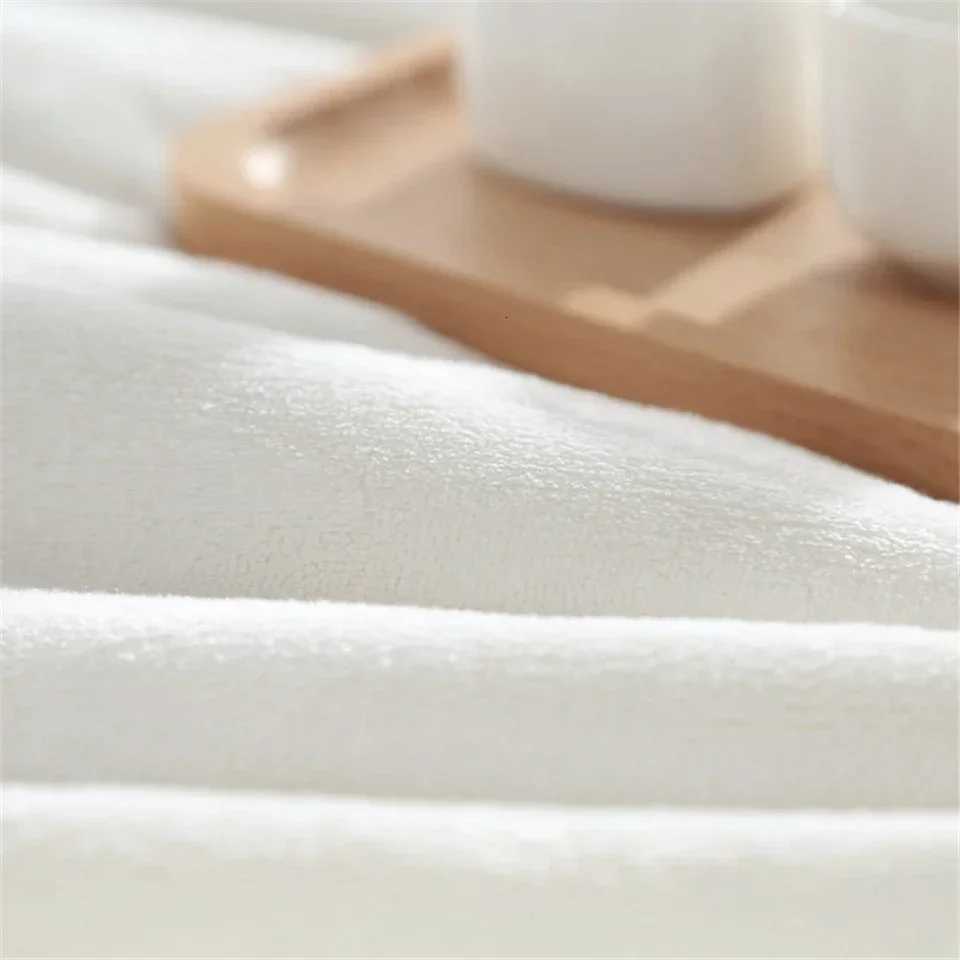 The Dachshund Pose Blanket Printed Throw Blanket Plush Fluffy Flannel Fleece Blanket Soft Throws for Sofa Couch and Bed C251111