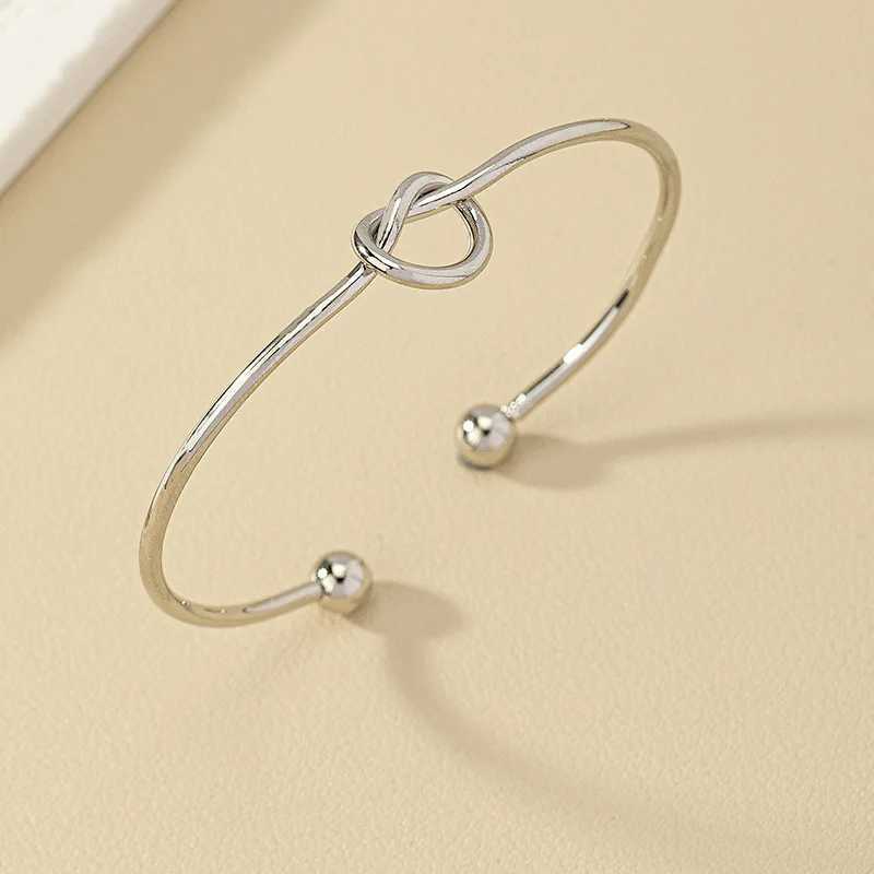 Trendy Open Bracelet Bangles for Women Metal Twist Round Circle Charms Cuff Bangle Simple Golden Silver Color Jewelry GiftC250410