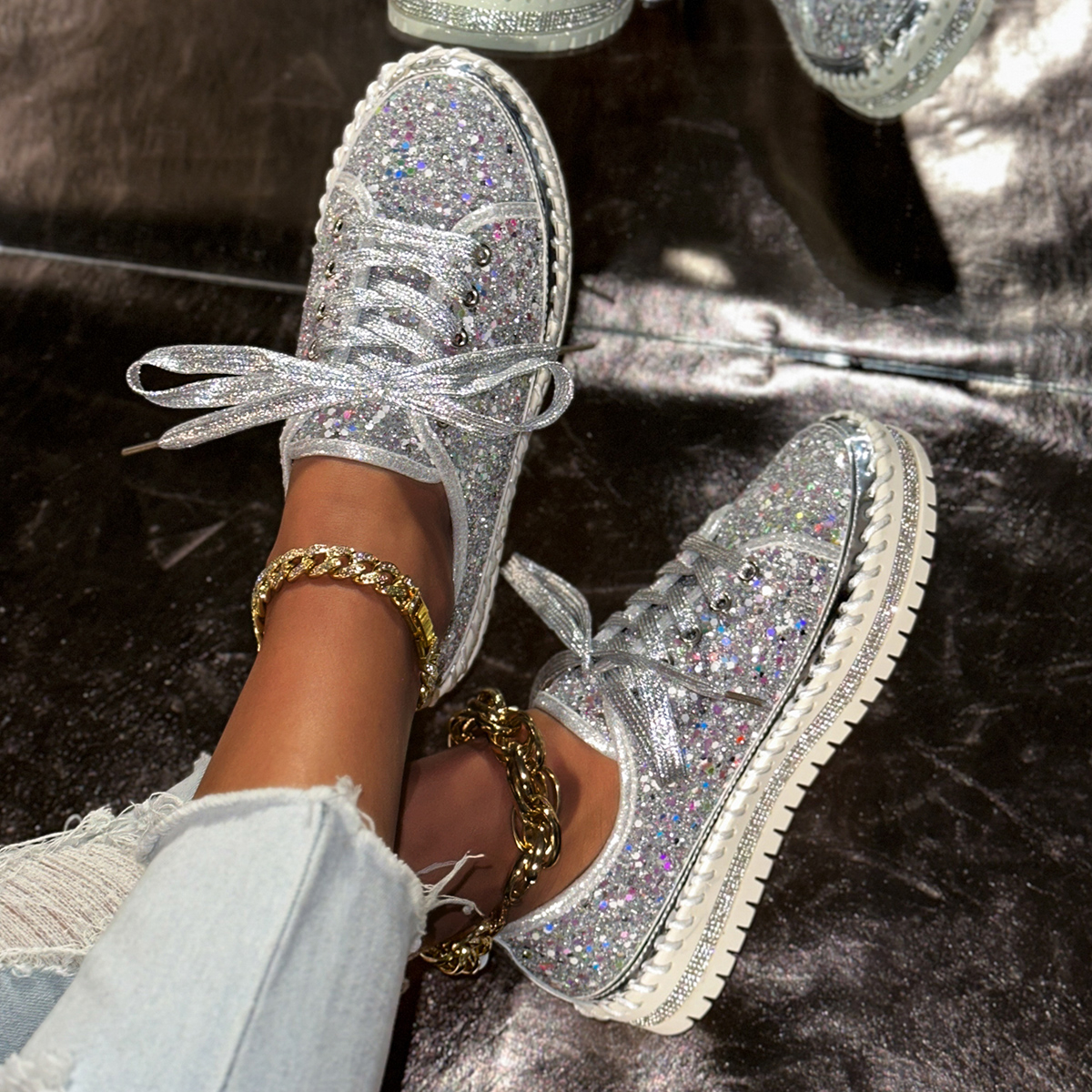 Elevated Comfort: Women's Thick hot Soled Shoes, Trendy Walking Loafers, Lightweight for Daily Use