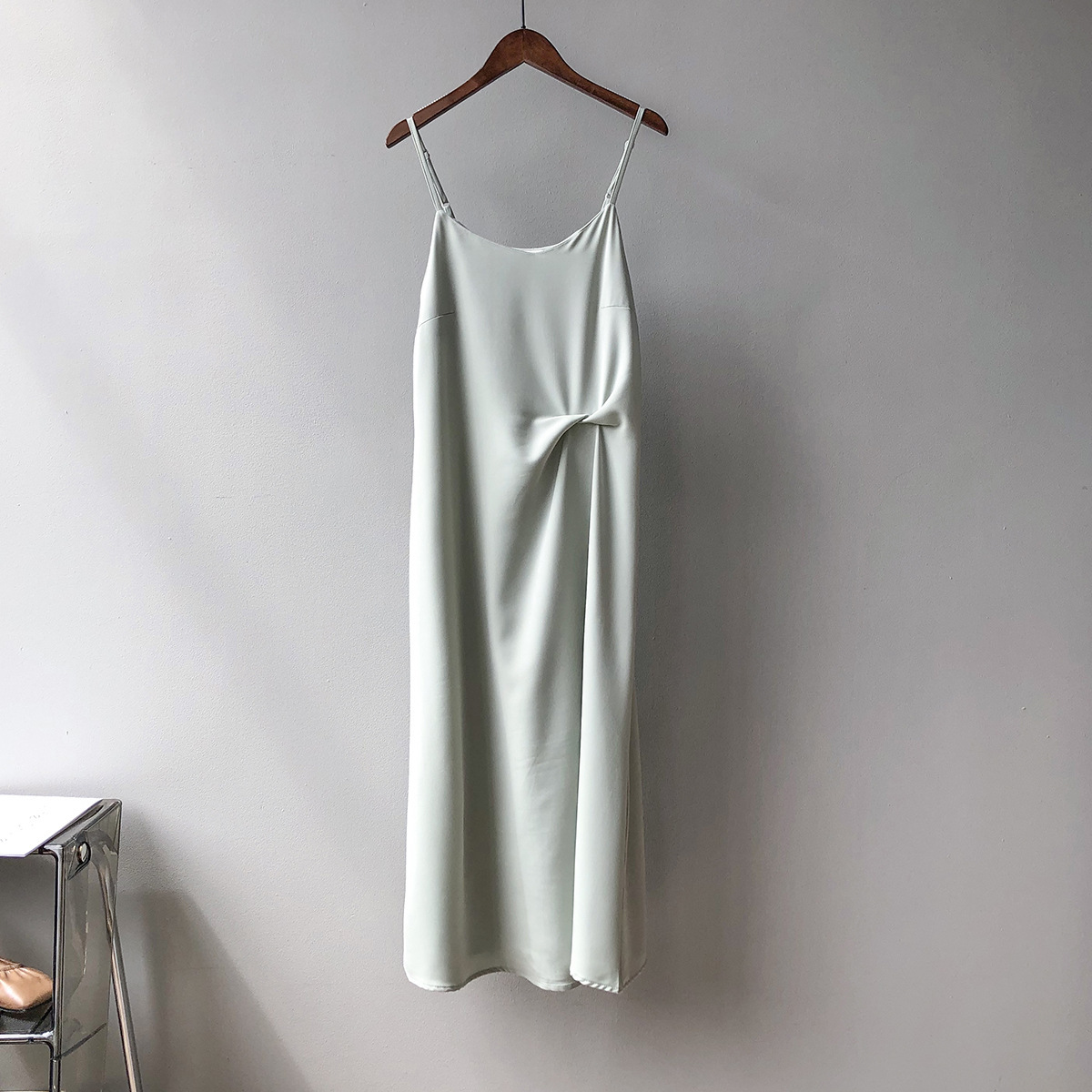 Y4160 High Quality French Retro Suspender Dress Women 2024 Summer Satin Spaghetti Strap Midi Dress