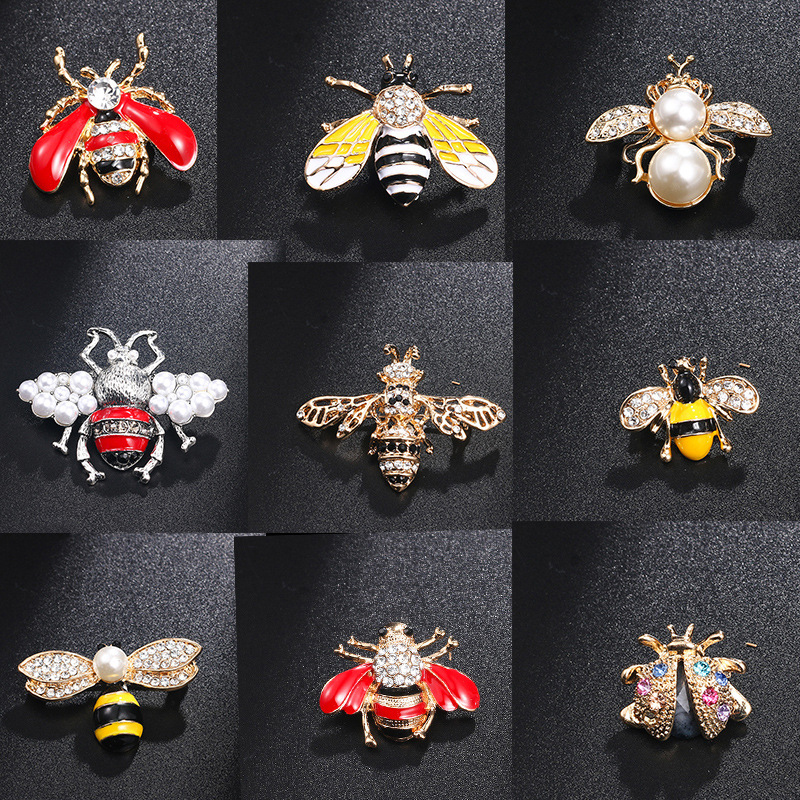 Exquisite Bee Outfit Design With Cute Brooch Simple Daily Outfit With Brooch Exquisite Small Gift Birthday Gift Brooch