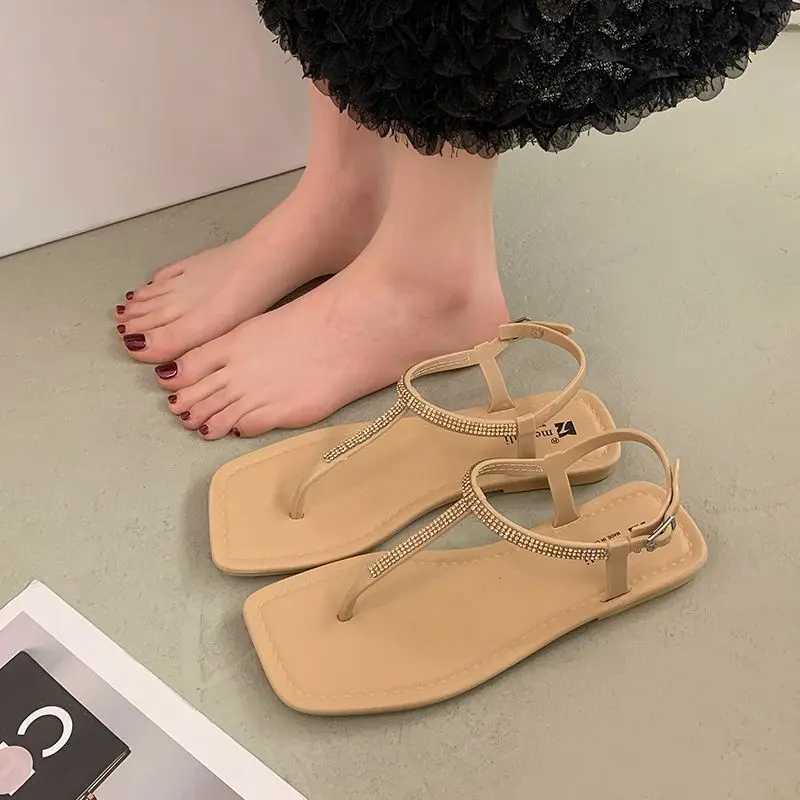 2022 New Summer Fi Womens Sandals Solid Square Anklet Strap Buckle Simple Flat Womens Pinch Toe Shoes Large Size 43XJ250410