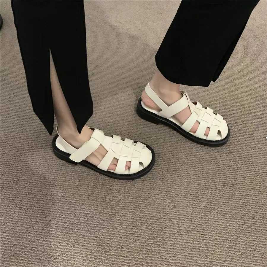 Hollow womens sandals womens summer new casual flat Roman solid color shoes lightweight casual round head sliderXJ250410