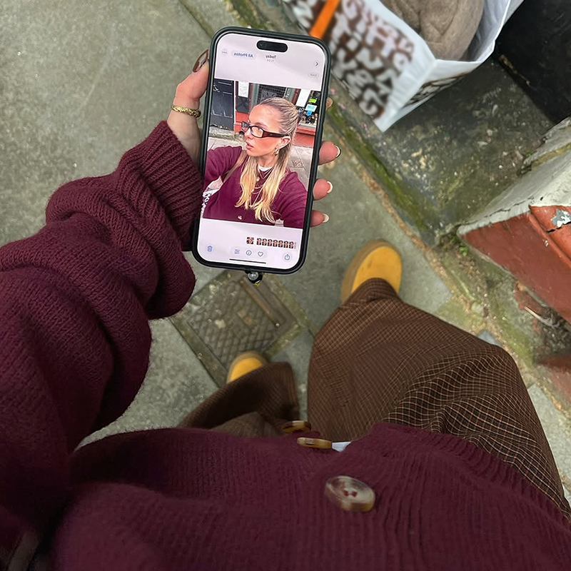 Women's solid-color casual sweater, button-up long-sleeved top with pockets, highly popular and suitable for street wear, trendy for autumn and w