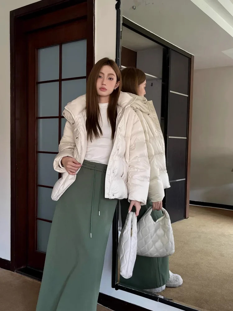 Autumn Winter Lightweight Cloud Feeling Puffer Jacket White Duck Down Warm Short Down Coats Casual Collar Hooded Parkas 251110