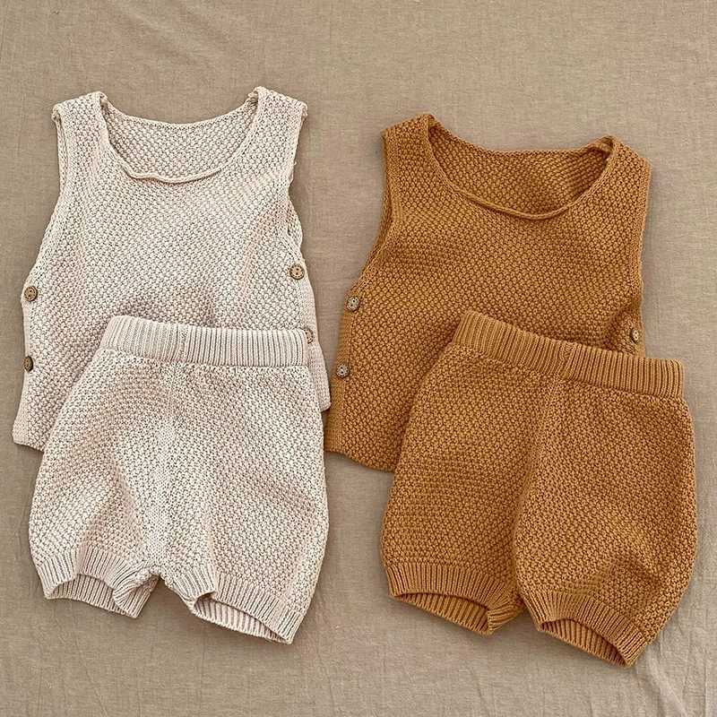Baby striped knitted clothing set childrens fashionable baby girl boy knitted clothing set vest+short sleeved 2PCS short sleeved setXJ250410